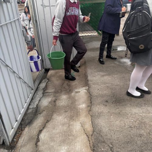 Preparatoria en Chimalhuacán permanece sin agua potable