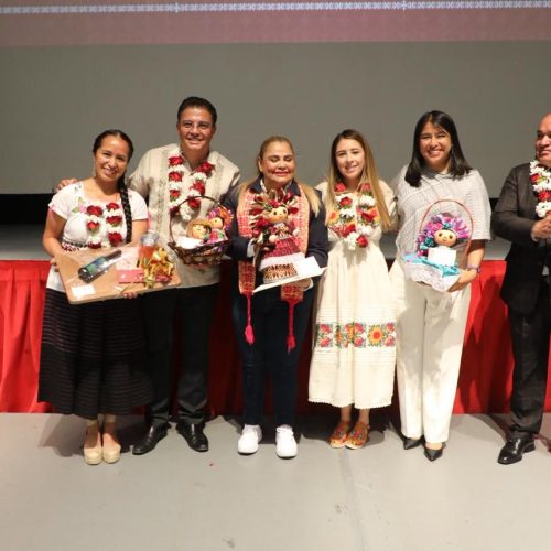 Temoaya brilla en el Foro “Derechos de las Mujeres Indígenas” con coro otomí y danza de adultos mayores